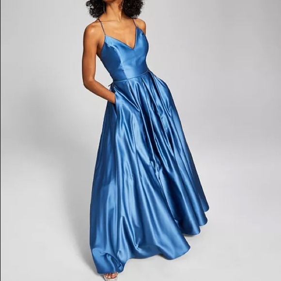 B Darlin Red Satin V-Neck Gown Slit & Pockets, A-line, size 5 - Picture 6 of 10